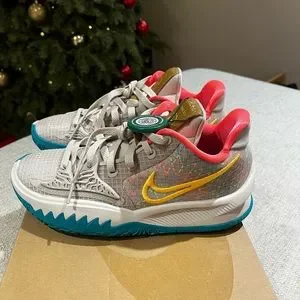 Men’s Shoe Size 5.5 BRAND NEW Nike Kyrie 4 N7 natural/yellow/teal Nike | Shoes | Mens Shoe Size 55 Brand New Nike Kyrie 4 N7  main image 3